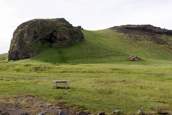 Antigua Casa Abandonada Frente Cordillera Islandia —  Fotos de Stock