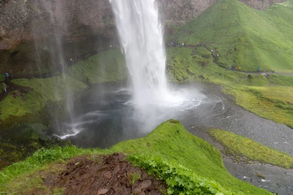 Wodospad Seljalandsfoss Niesamowita Atrakcja Turystyczna Islandii — Zdjęcie stockowe