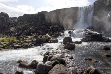 Güzel şelale Oxararfoss Altın çember, Thingvellir Milli Parkı, İzlanda
