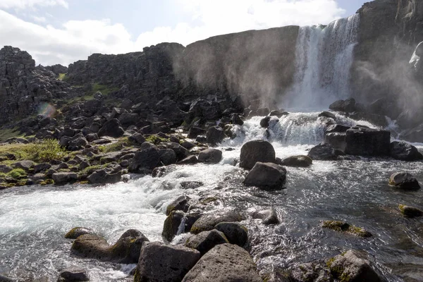 美丽的瀑布 Oxararfoss 在金黄圈子 Thingvellir 国家公园 — 图库照片