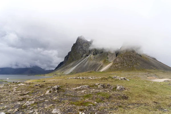 극적인 그리고 전형적인 아이슬란드 구름입니다 — 스톡 사진