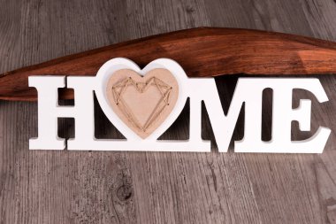 Word giriş koyu ahşap arka plan üzerinde beyaz harflerle