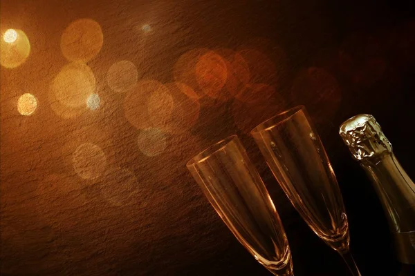 Bouteille Champagne Deux Verres Champagne Sur Des Lumières Floues Avec — Photo