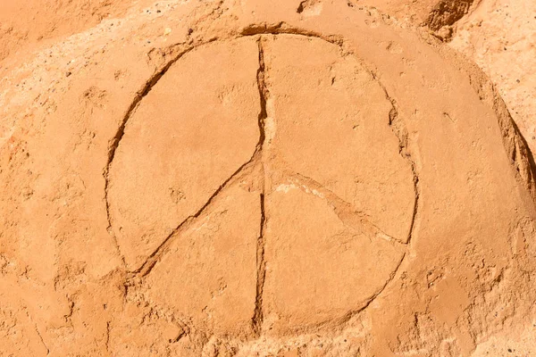 Peace Symbol Drawn Sand Beach — Stock Photo, Image