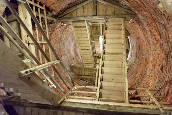 Scala Legno Una Torre Pietra Rotonda — Foto Stock