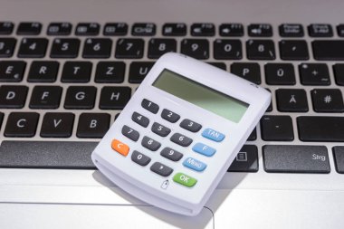 Beyaz optik chip Tan jeneratör ve bankacılık için laptop