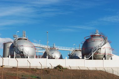 Sanayi Bölgesi yağ veya yakıt depolama tankları