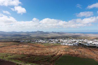 Üstten görünüm Teguise şehir Castle Hill. Lanzarote. Kanarya Adaları. İspanya