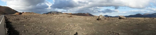 Panorama Wulkanicznych Krajobrazów Parku Narodowego Timanfaya Lanzarote Wyspy Kanaryjskie — Zdjęcie stockowe