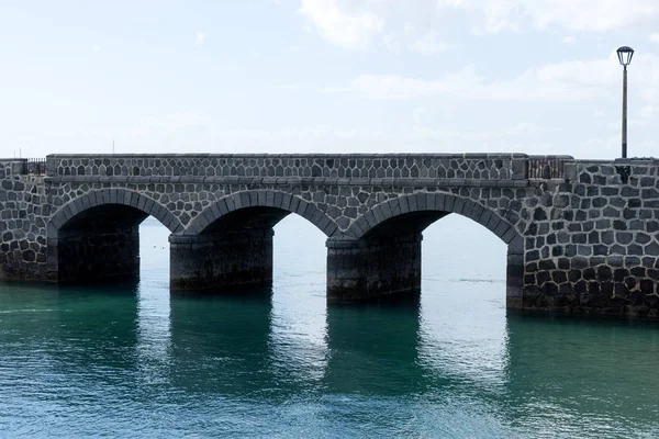 Stary Kamienny Most Stolicy Wyspy Lanzarote Arrecife Wyspy Kanaryjskie Hiszpania — Zdjęcie stockowe