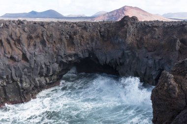Los Hervideros. Lavlar okyanusa gittiği yer. Lanzarote. Kanarya Adaları