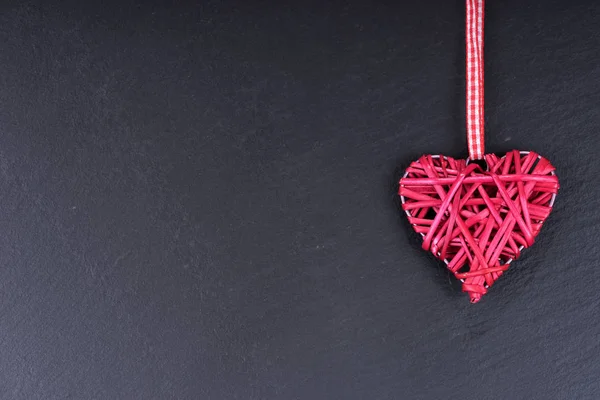 Corazón Amor Rojo Aislado Sobre Fondo Negro — Foto de Stock