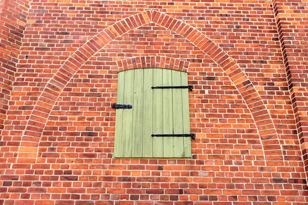 Green Locked Wooden Door Red Brick Wall — Stock Photo, Image