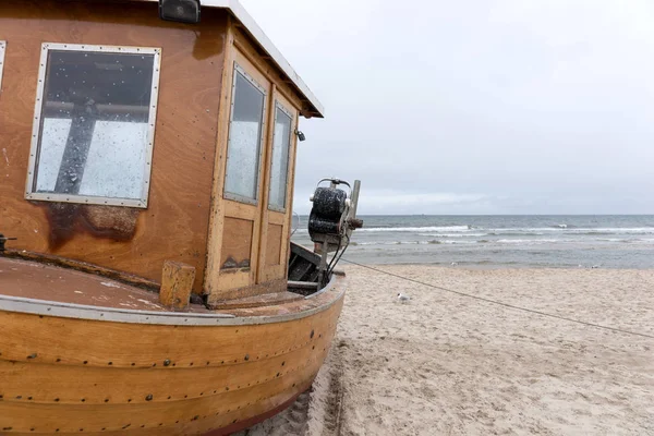 Старая Деревянная Рыболовная Лодка Пляже — стоковое фото