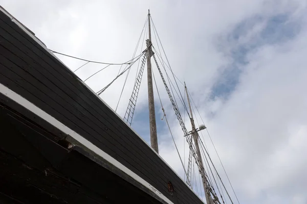 Albero Una Vecchia Barca Vela Legno Dettaglio Della Vecchia Nave — Foto Stock