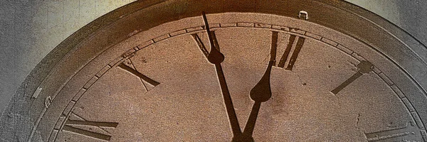 Панорамное Изображение Ретро Часы Пятью Минутами Раньше Двенадцати — стоковое фото