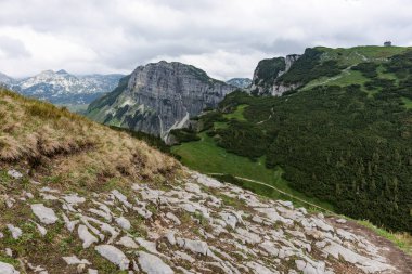 Avusturya 'daki Ölü Dağlar' ın (Totes Gebirge) manzarası