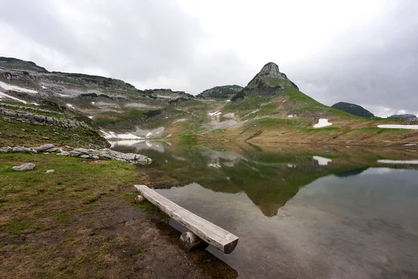 Ausztriai Alpokban Tükörképpel Hegyről Vízben Augstsee Ben Vesztes Ausztria — Stock Fotó
