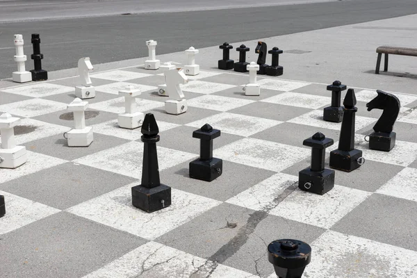 Grand Échiquier Extérieur Sur Endroit Pièces Échecs Animations Jeux Plein — Photo