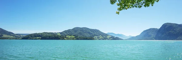 Panoramatický Výhled Krásné Jezero Mondsee Rakousku — Stock fotografie