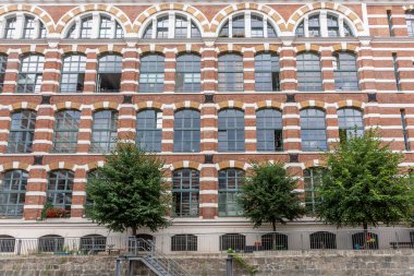 Eski binalardaki modern mimaride popüler bir konut. Leipzig. Saksonya. Almanya