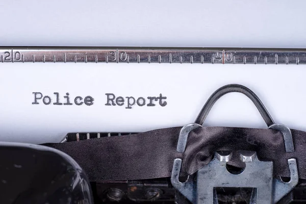Informe Policial Escrito Con Una Máquina Escribir Vintage —  Fotos de Stock