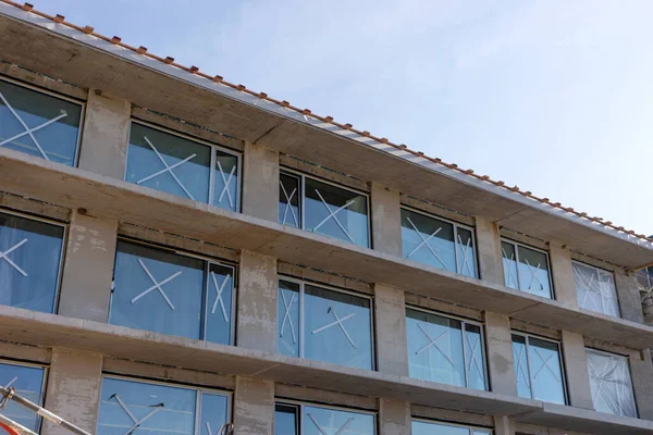 Edifício Moderno Inacabado Construção Com Grandes Janelas Vidro — Fotografia de Stock