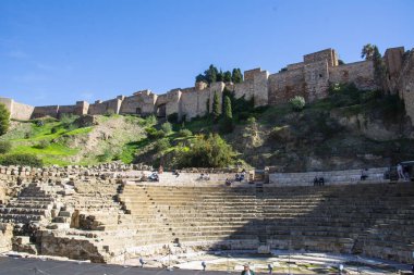 Kalenin eteklerinde Malaga (Ispanya) en eski bina: Roma Tiyatrosu.