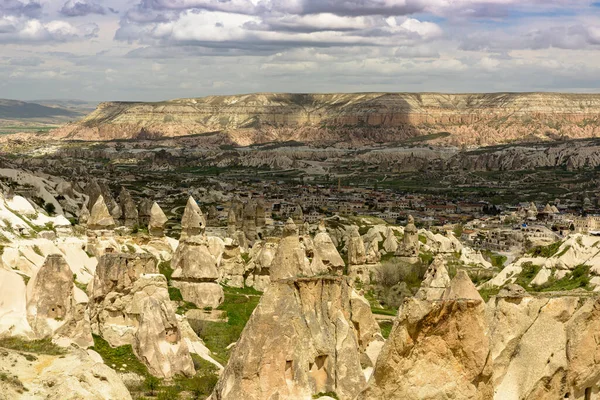 整个Cappadocia地区都可以通过Uchisar城堡看到 — 图库照片