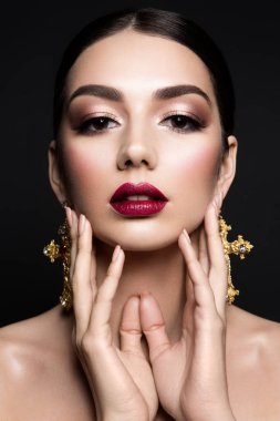 güzel genç model kırmızı dudaklar