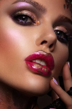 Manken makyaj parlak ve renkli parlak