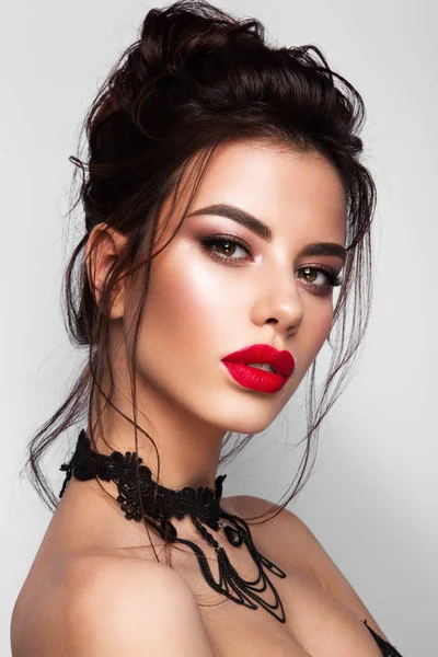 Gorgeous Young Brunette Woman face portrait. Red lips — Stock Photo, Image