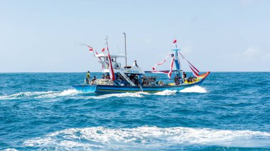 Pethik Düzeni seremonisi. Pethik Laut Endonezya 'daki balıkçılar için bir şükran günü törenidir..