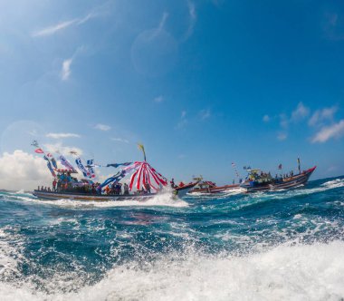 Pethik Düzeni seremonisi. Pethik Laut Endonezya 'daki balıkçılar için bir şükran günü törenidir..