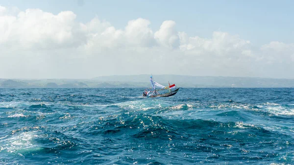 Pethik Düzeni seremonisi. Pethik Laut Endonezya 'daki balıkçılar için bir şükran günü törenidir..