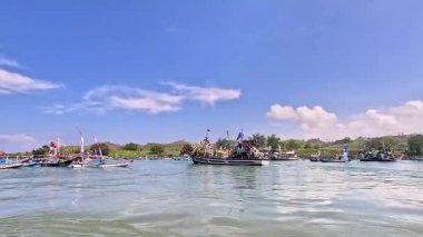 Pethik Düzeni seremonisi. Pethik Laut Endonezya 'daki balıkçılar için bir şükran günü törenidir.