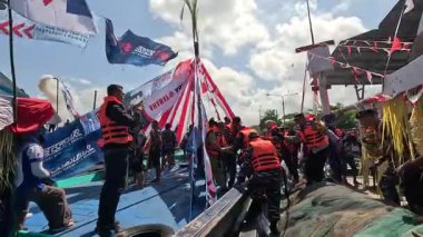 Pethik Düzeni seremonisi. Pethik Laut Endonezya 'daki balıkçılar için bir şükran günü törenidir.