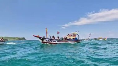 Pethik Düzeni seremonisi. Pethik Laut Endonezya 'daki balıkçılar için bir şükran günü törenidir.