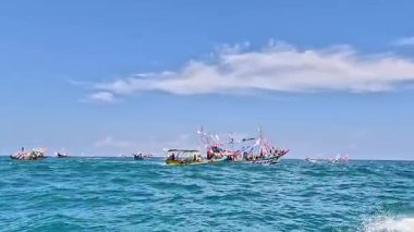 Pethik Düzeni seremonisi. Pethik Laut Endonezya 'daki balıkçılar için bir şükran günü törenidir.