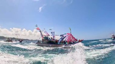 Pethik Düzeni seremonisi. Pethik Laut Endonezya 'daki balıkçılar için bir şükran günü törenidir.