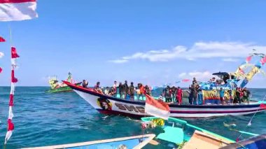 Pethik Düzeni seremonisi. Pethik Laut Endonezya 'daki balıkçılar için bir şükran günü törenidir.