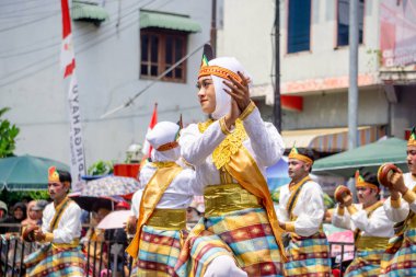 Neurajah Rimeung geleneği. Bu Güney Aceh 'in bir geleneğidir. Kaplan saldırılarını durdurmak için..
