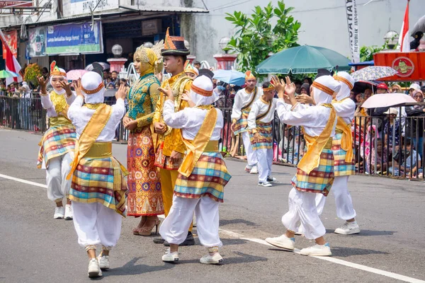 Neurajah Rimeung geleneği. Bu Güney Aceh 'in bir geleneğidir. Kaplan saldırılarını durdurmak için..