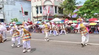 Neurajah Rimeung geleneği. Bu Güney Aceh 'in bir geleneğidir. Kaplan saldırılarını durdurmak için..