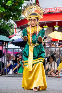 Pasambahan Dance from West Sumatera on 4rd BEN Carnival. This dance is performed to welcome guests.