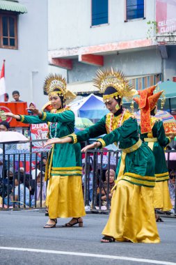 Pasambahan Dance from West Sumatera on 4rd BEN Carnival. This dance is performed to welcome guests.