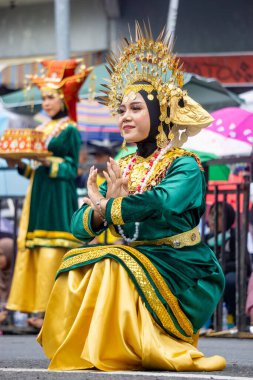 Pasambahan Dance from West Sumatera on 4rd BEN Carnival. This dance is performed to welcome guests.