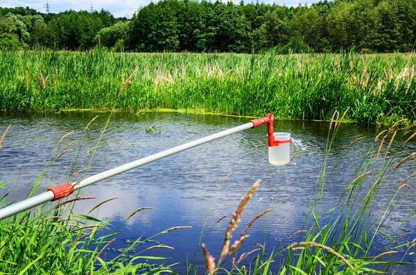 Tomar Muestras Agua Para Pruebas Laboratorio Concepto Análisis Pureza Del —  Fotos de Stock