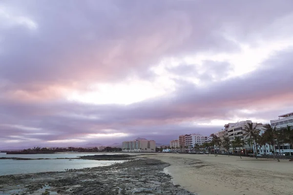 加那利群岛兰萨罗特岛阿雷西夫的海滩景观 — 图库照片