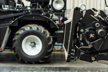 Derleme Atölyesi'nde büyük endüstriyel tesis